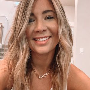 Meet your Posher, Renee